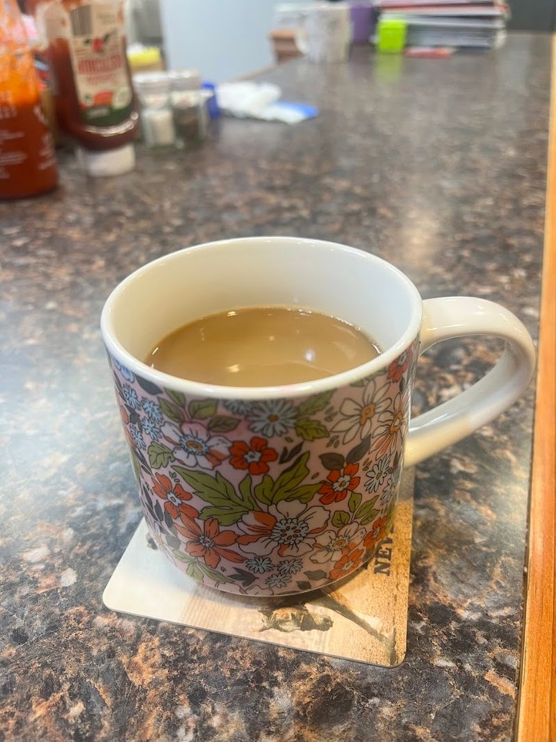 Coffee, Tea, and the Cafe Vibe That Slows You Down