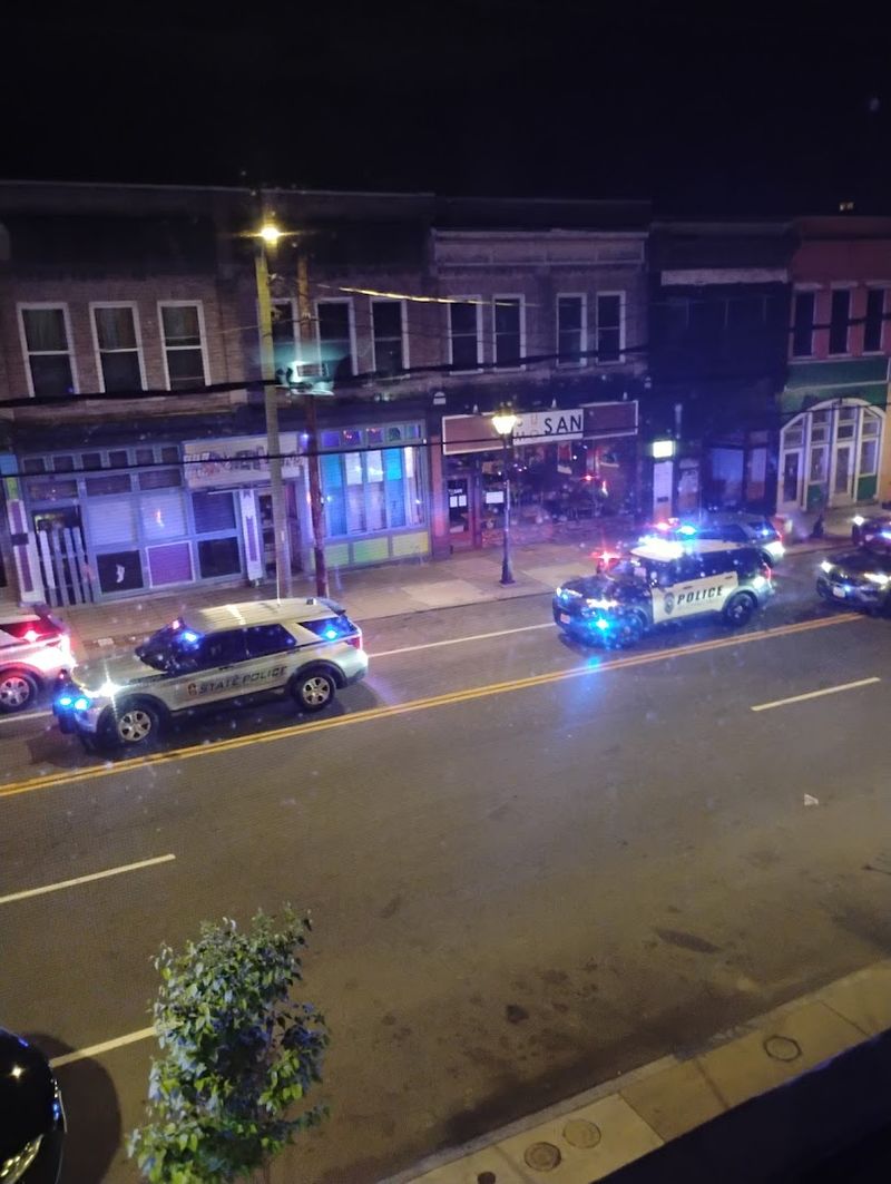 The Neighborhood That Surrounds Wonderland