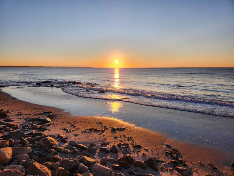 Why Wells Beach Feels Different In Peak Season