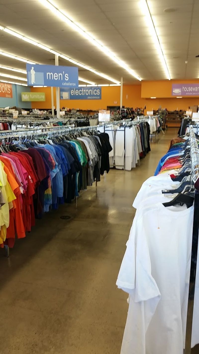 Practical Tips for Your First Visit to the Outlet