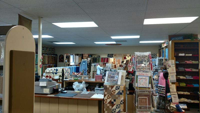 A Community Hub for Indiana Quilters Through Events and Shop Hops