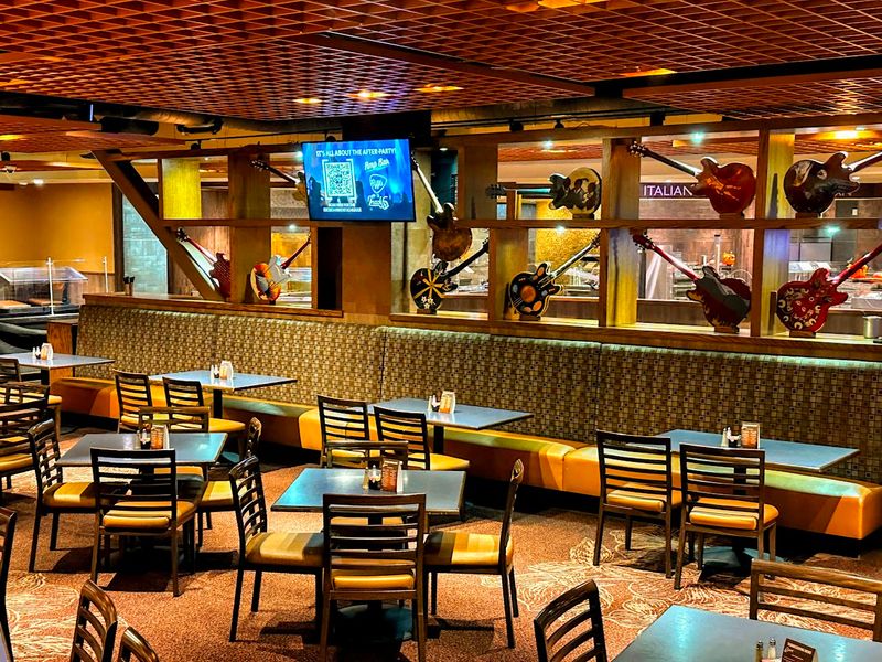 The Salad Bar That Earns Its Own Spotlight