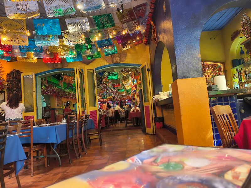 Mi Tierra Café y Panadería, Texas