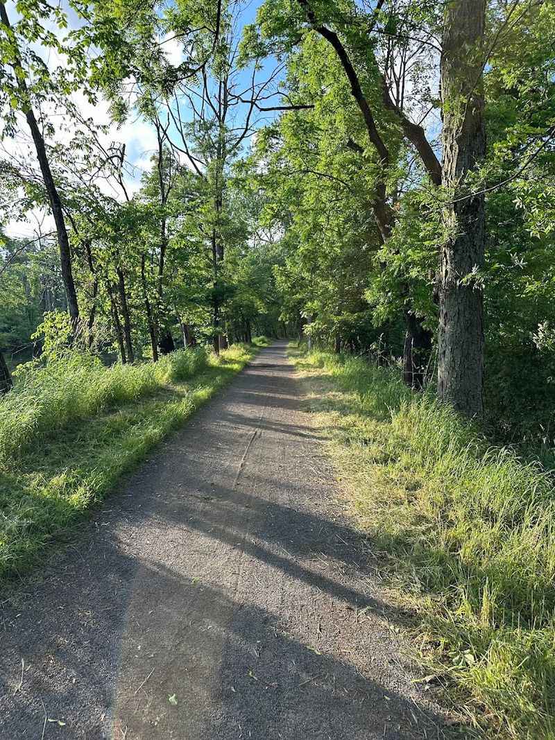 Convenient Parking and Easy Access Points