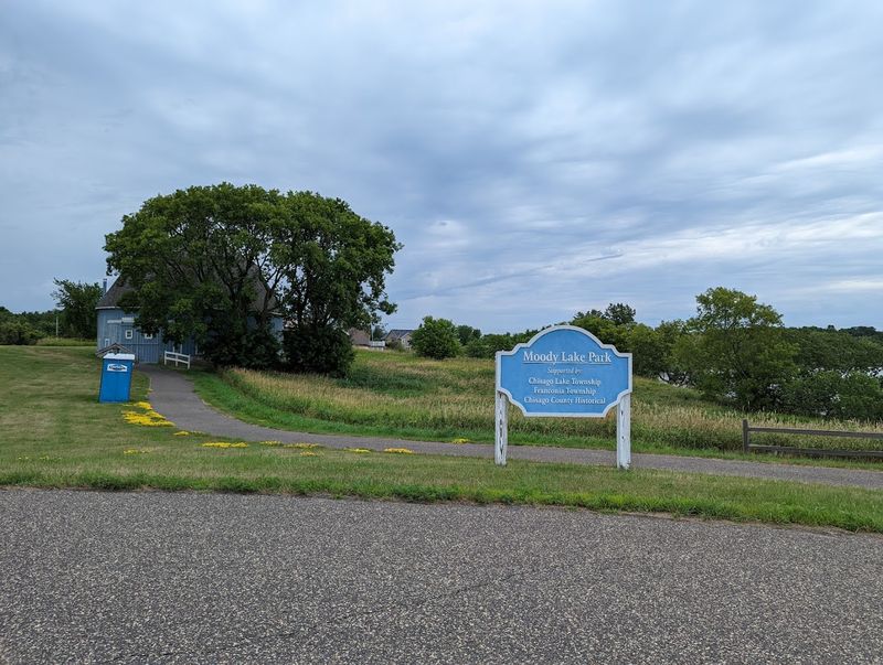 Picnic Tables for a Relaxing Outdoor Lunch