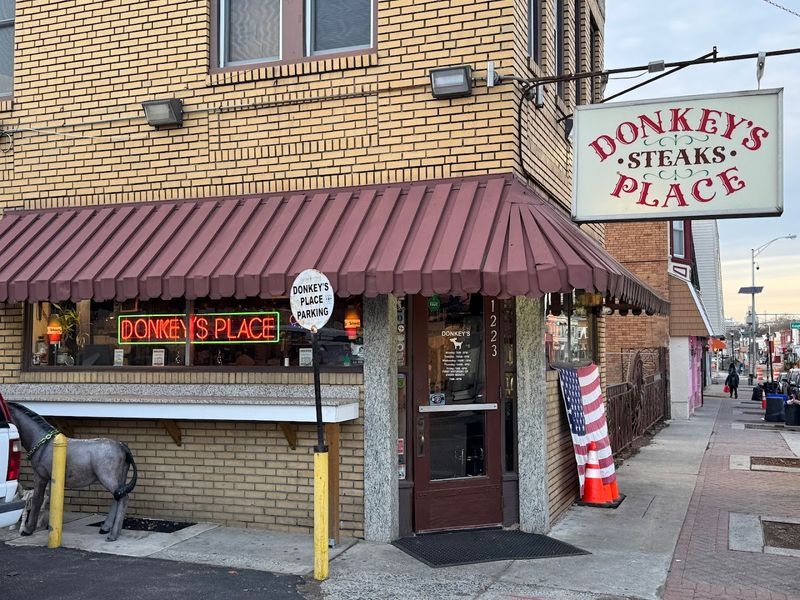 Donkey's Place, Camden