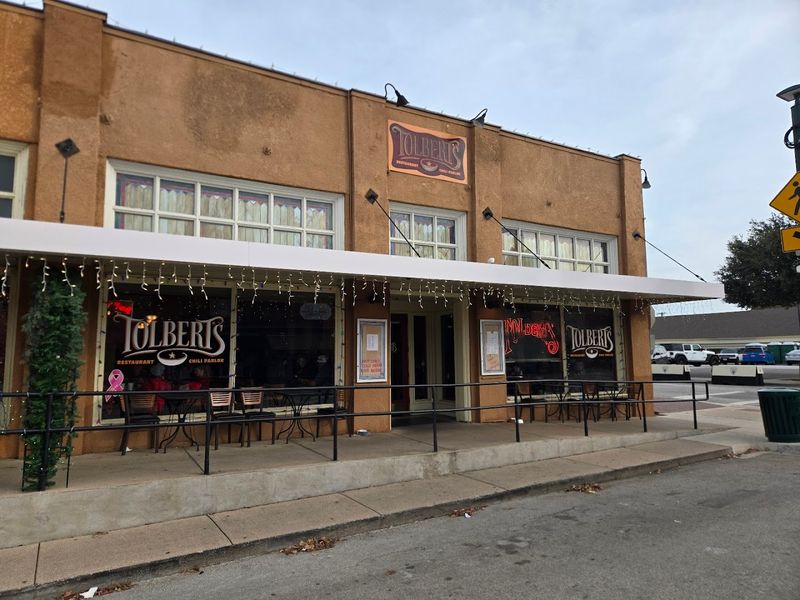Grapevine's Historic Main Street as the Perfect Backdrop
