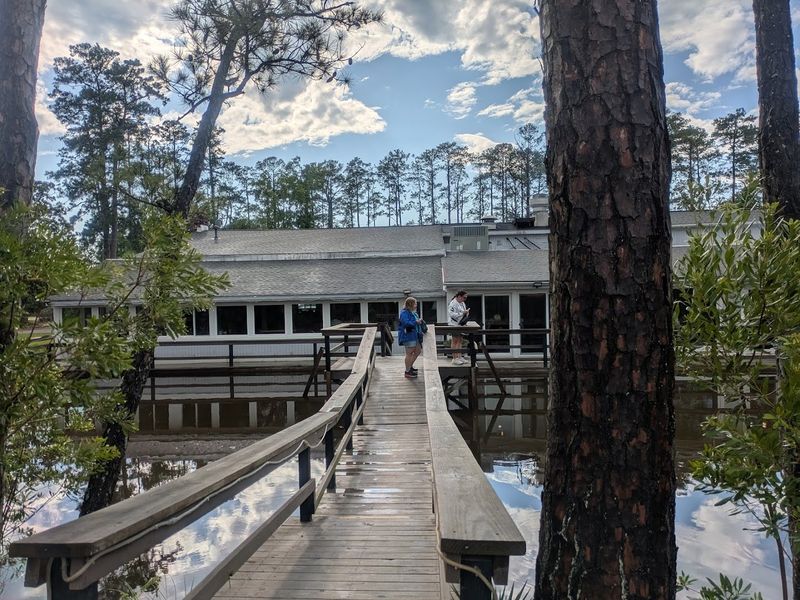 Events, Weddings, and Celebrations With a Waterfront Backdrop