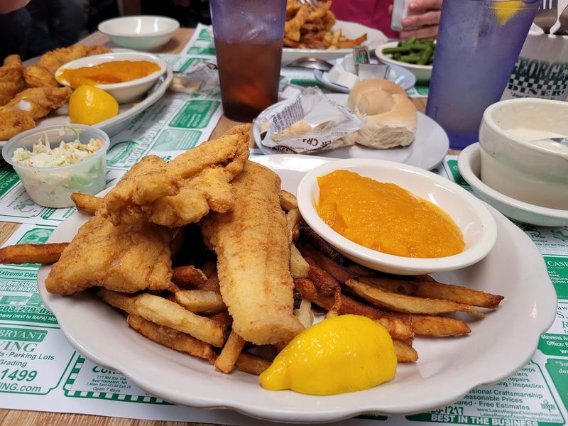 Dinner Service Brings Out the Diner's Full Comfort Food Range