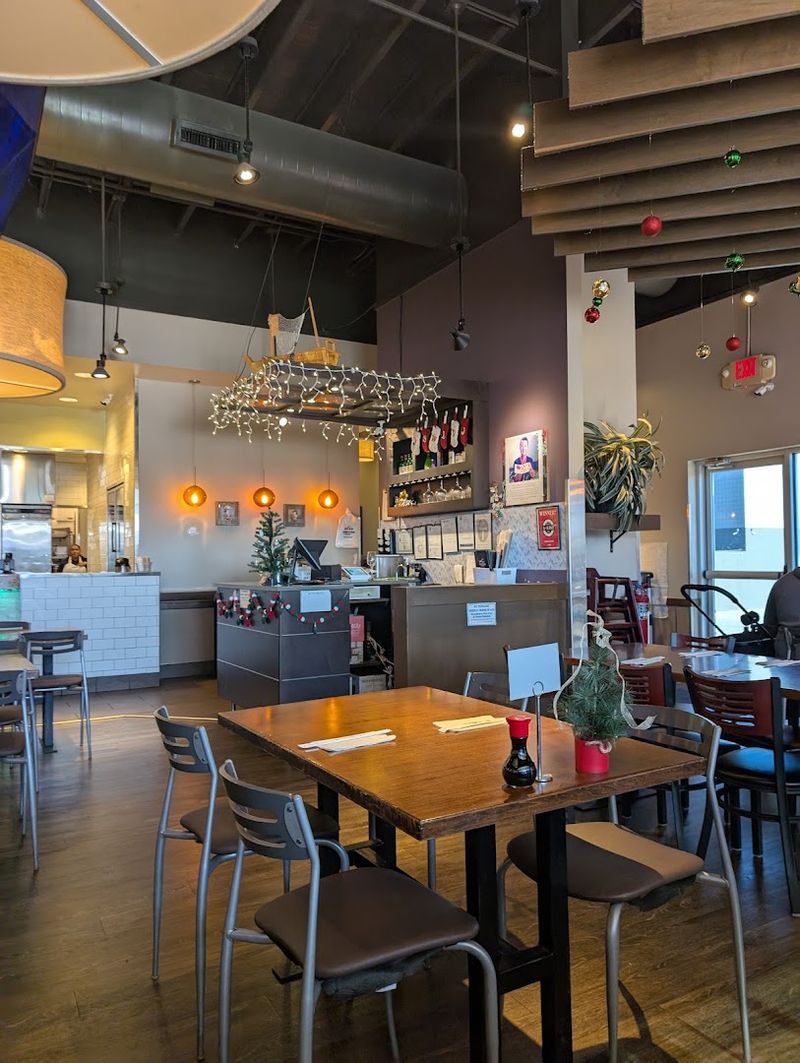 A Neighborhood Spot That Earns Its Reputation