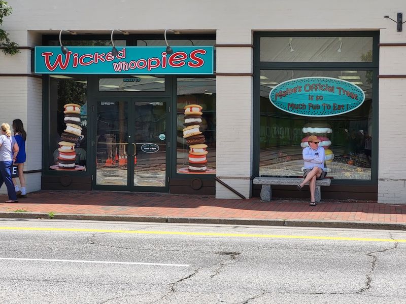 A Freeport Shop Making Smiles For 30 Years