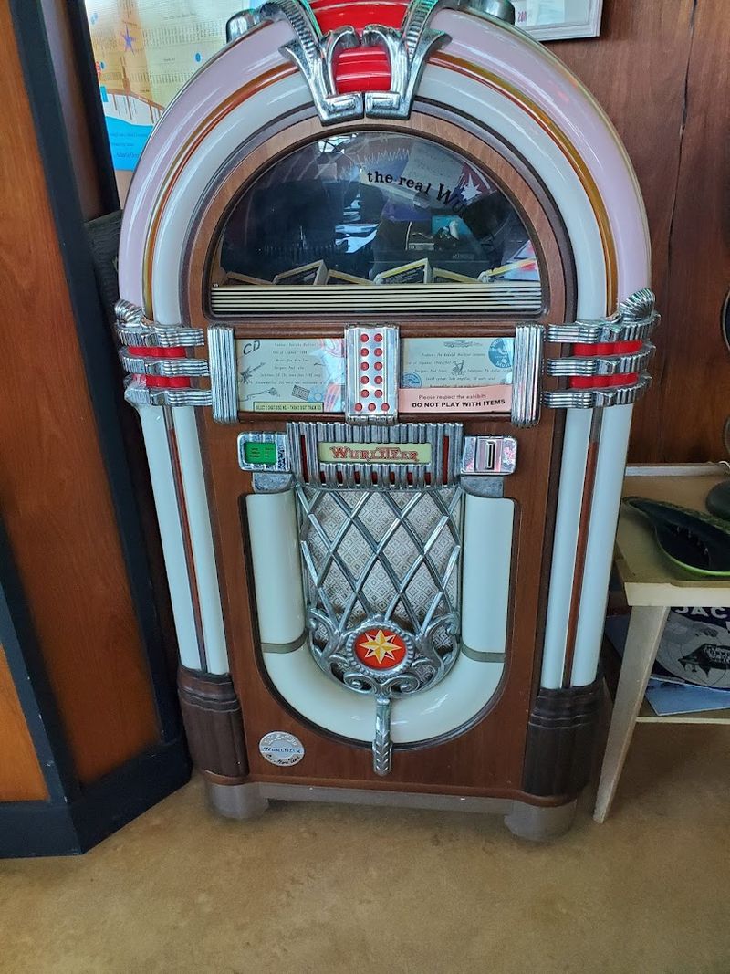 Jukeboxes and the Soundtrack of an Era