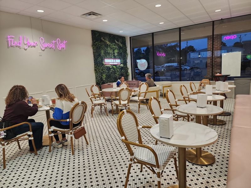 A Social Scene That Keeps People Coming Back