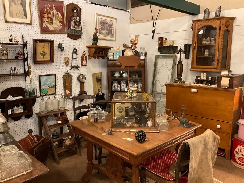 Art, Decor, and the Stories They Carry