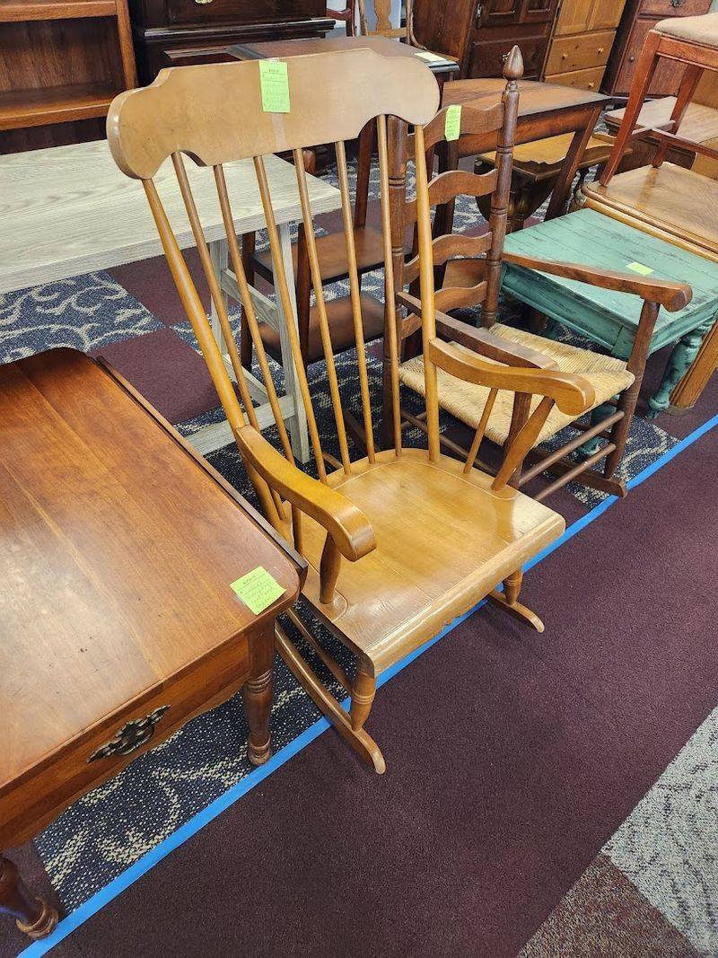 Hidden Finds Keep Shoppers Digging Longer