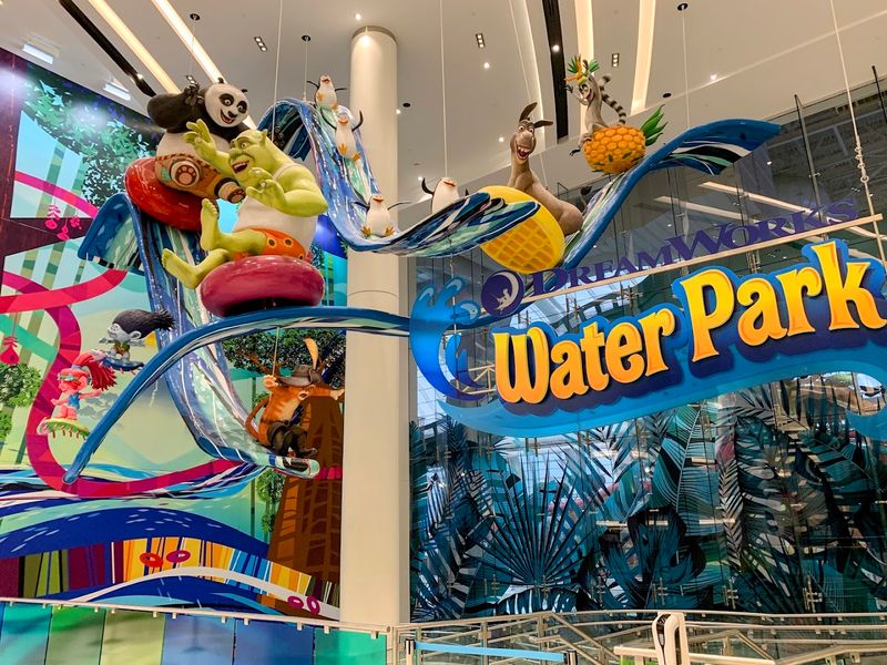 DreamWorks Water Park: Splashing Into North America's Biggest Indoor Wave