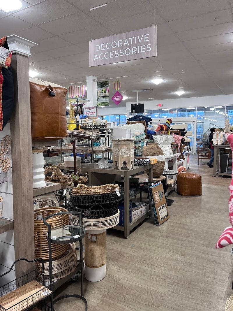 Local Shoppers Await This Fresh Addition