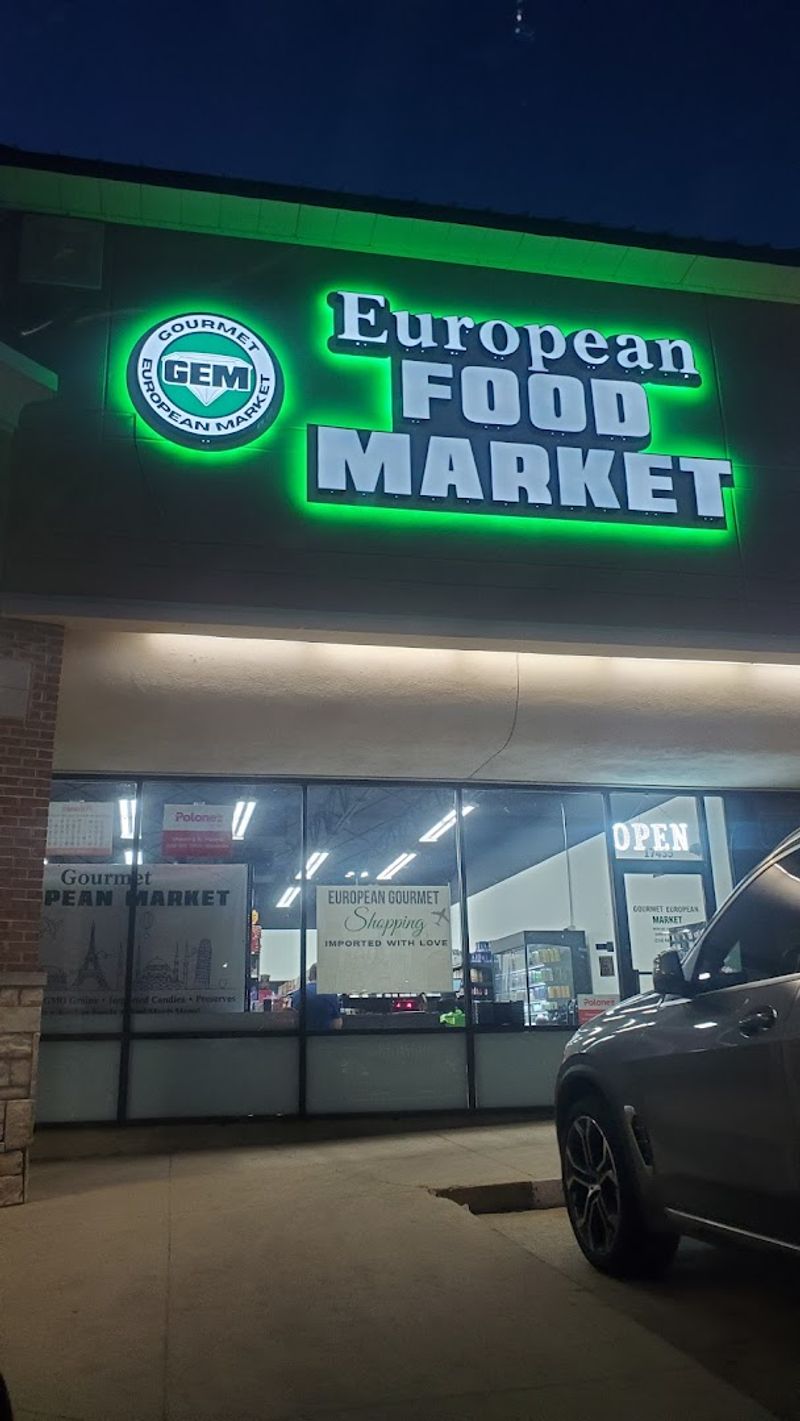 International Shipping and Notary Services That Make the Market Even More Useful