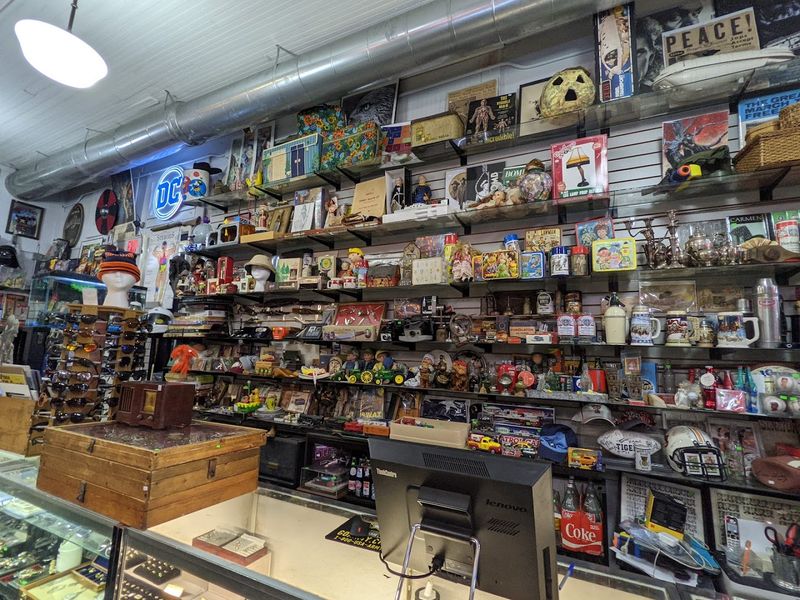 A Retro Feel That Welcomes Long Browsing Sessions