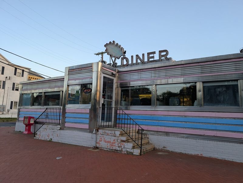 A Silk City Diner That Survived the Decades