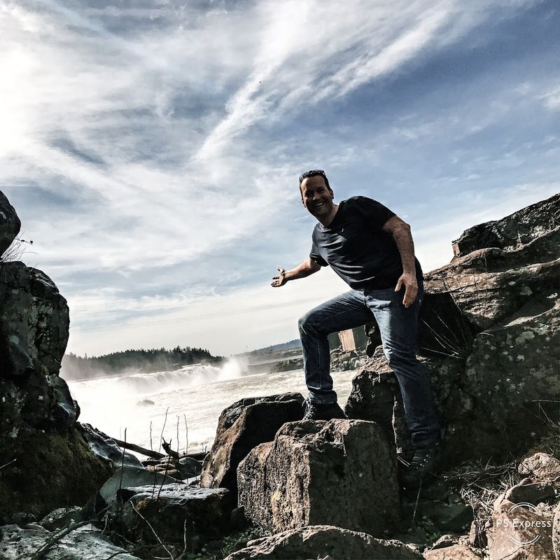 Tips for Visiting Willamette Falls Today