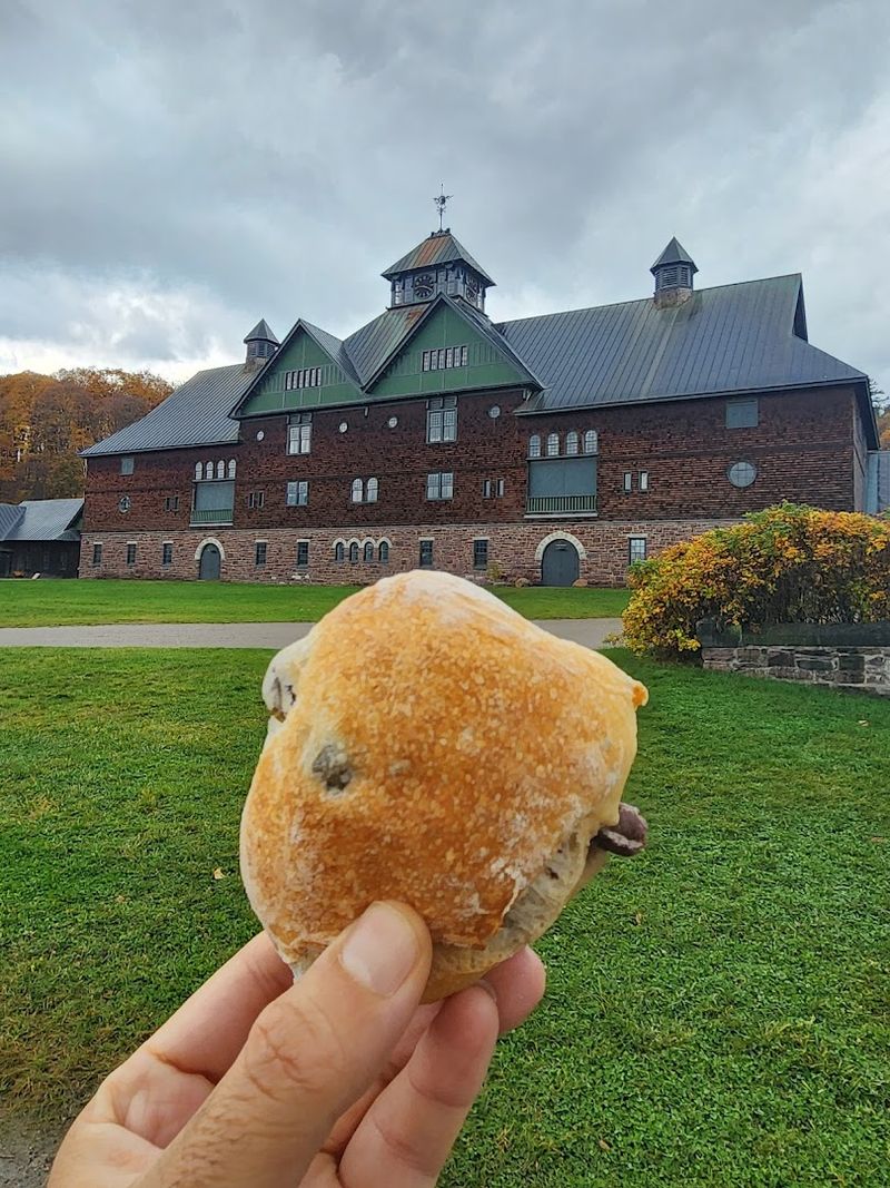 Why Tourists Follow The Smell Through Shelburne Farms