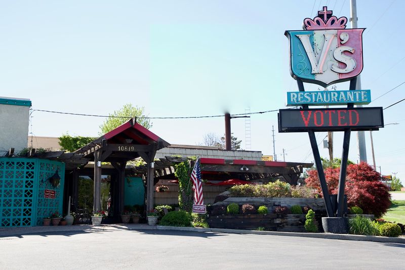 V's Italiano Ristorante, Independence