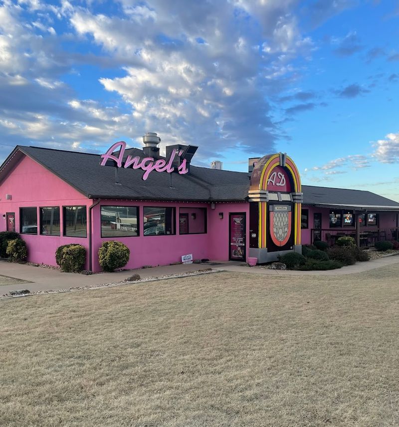 A Diner Built to Turn Heads