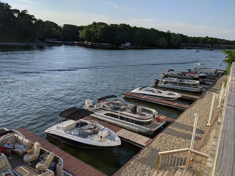 Boat-In Dining That Makes Every Arrival Feel Like an Event