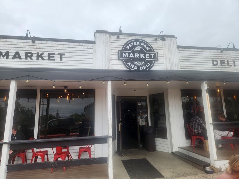 A Convenient Stop Near the Astoria Column