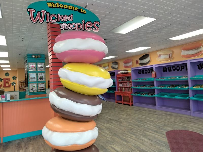 The Perfect Handheld Dessert For Any Sweet Tooth