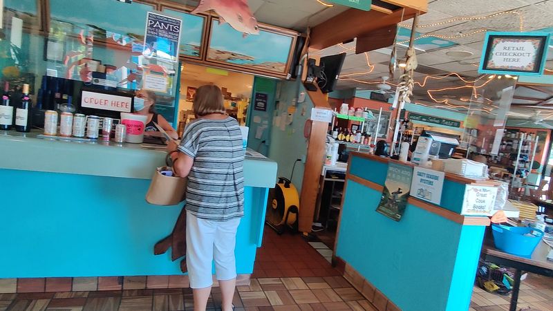 The Casual Counter-Order Setup That Gets It Right