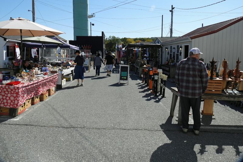 Indoor And Outdoor Stalls Change The Feel