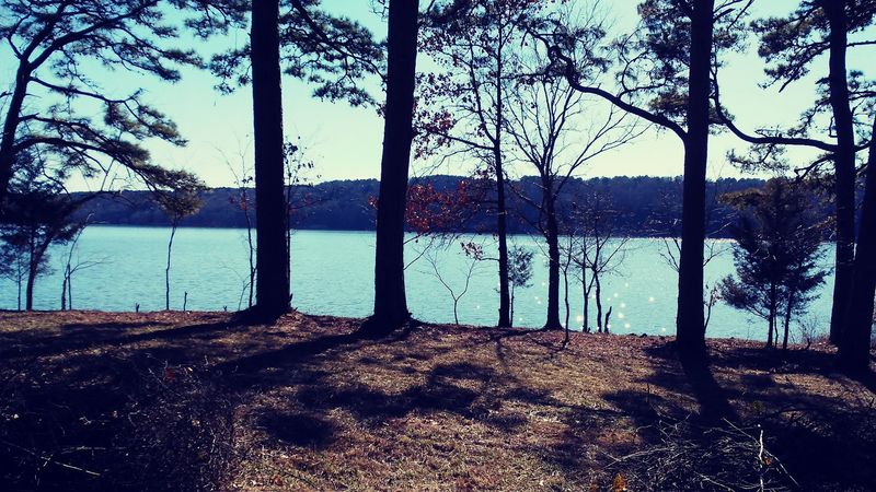 The Natural Scenery Around the Lake Is Hard to Overstate