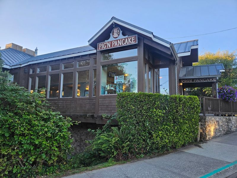 What Makes This Spot a True Coastal Diner