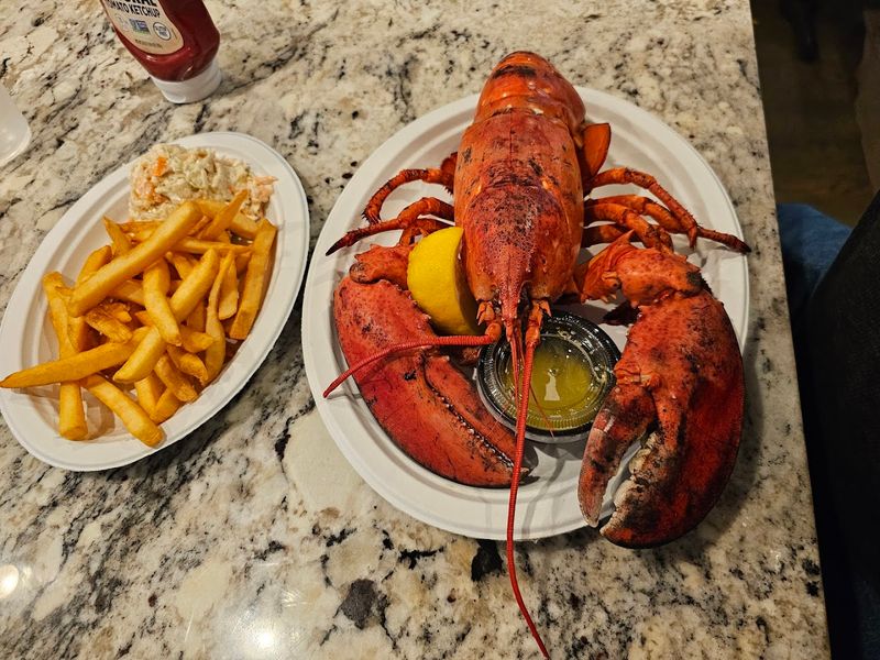 Fresh Lobsters and Steamers You Can Actually Take Home
