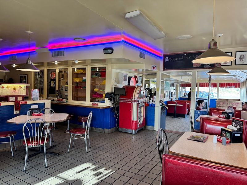 Inside the Diner: Booths, Jukeboxes, and Pure Nostalgia