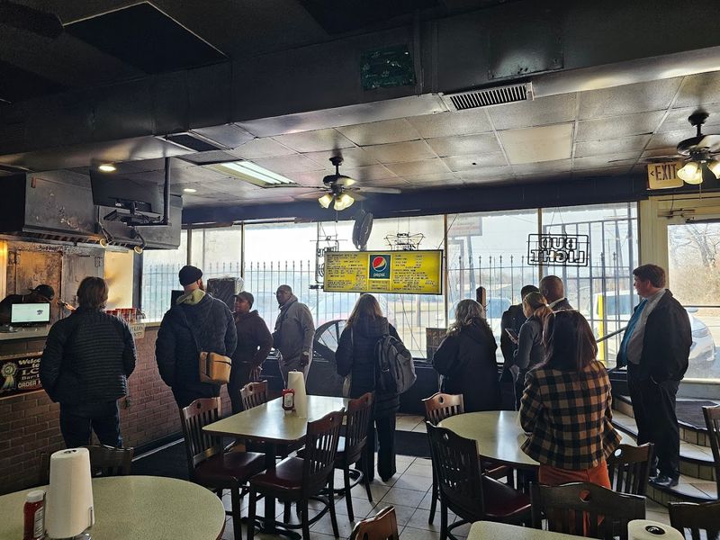 The Counter Service Keeps Things Moving