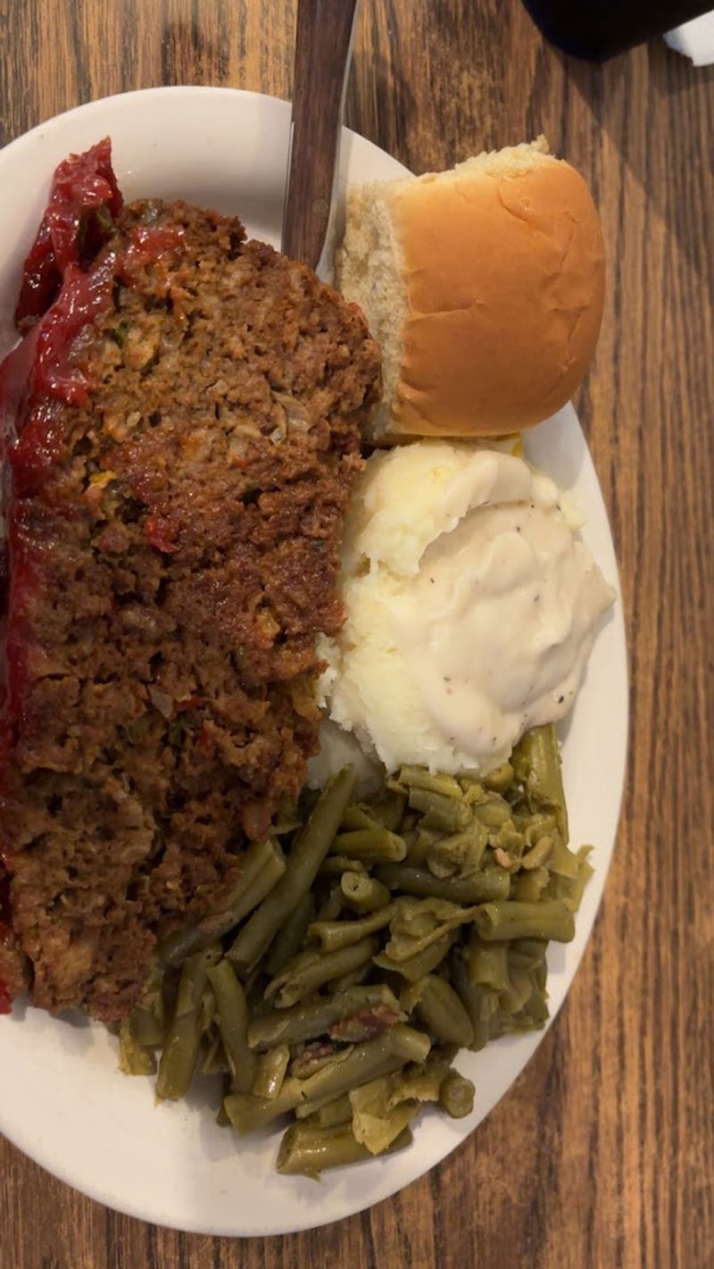 Homestyle Hoosier Cooking That Feels Genuinely Comforting