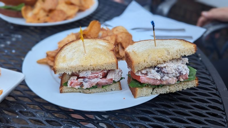 Full Plates That Respect Your Wallet