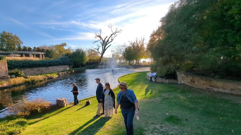 Lakeside Lawns And Picnic Pockets