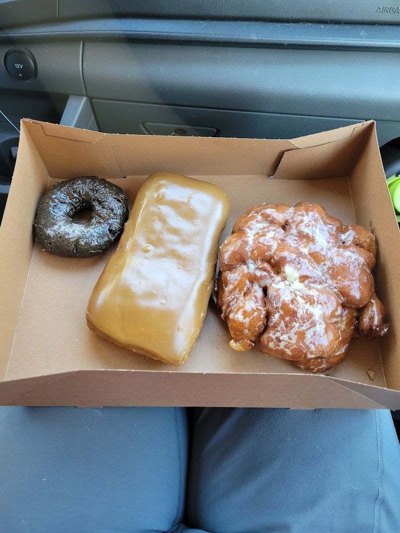 The Apple Fritter That Lives Up to the Hype