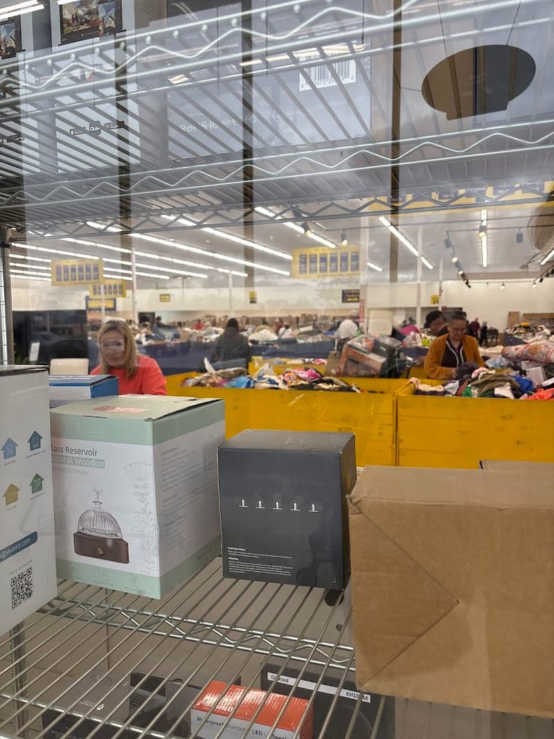 Tips for First-Time Bin Store Shoppers at MetroMerch