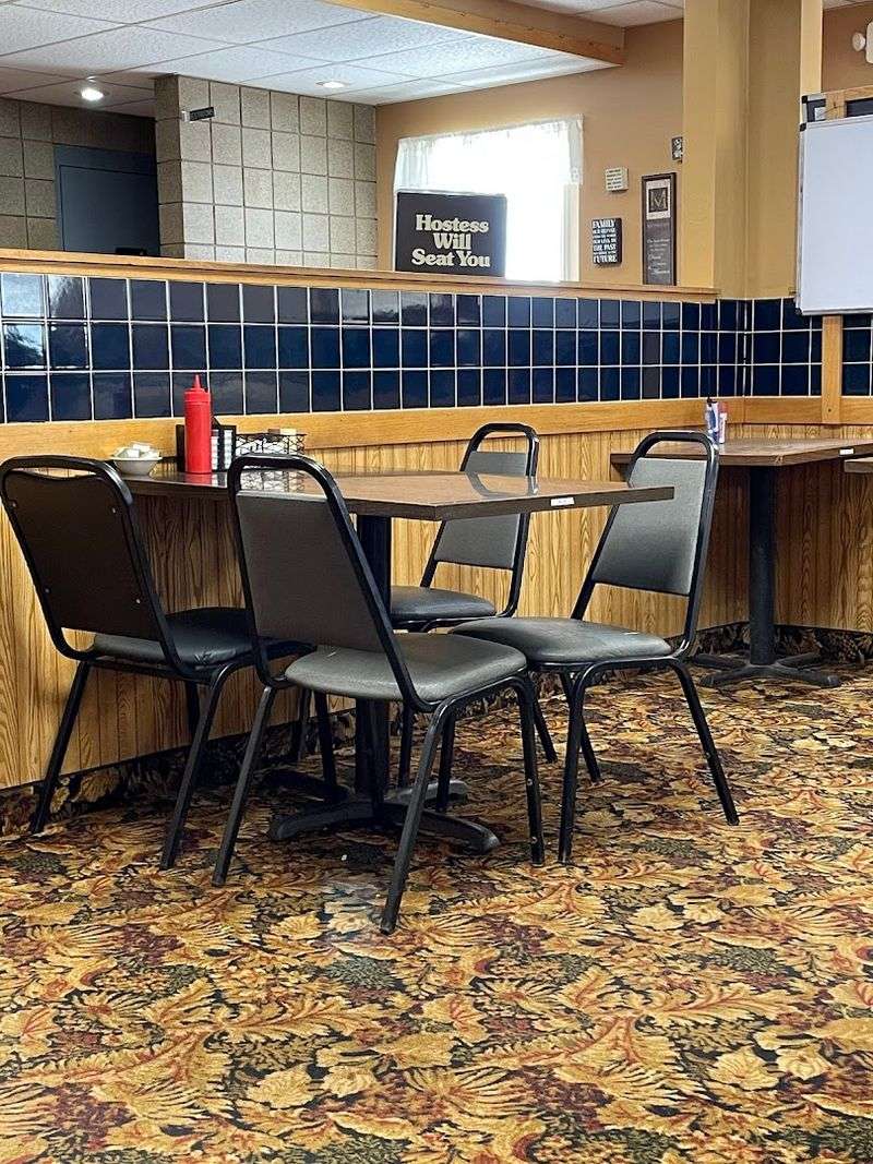 A Spot Built for Groups and Solo Visitors Alike