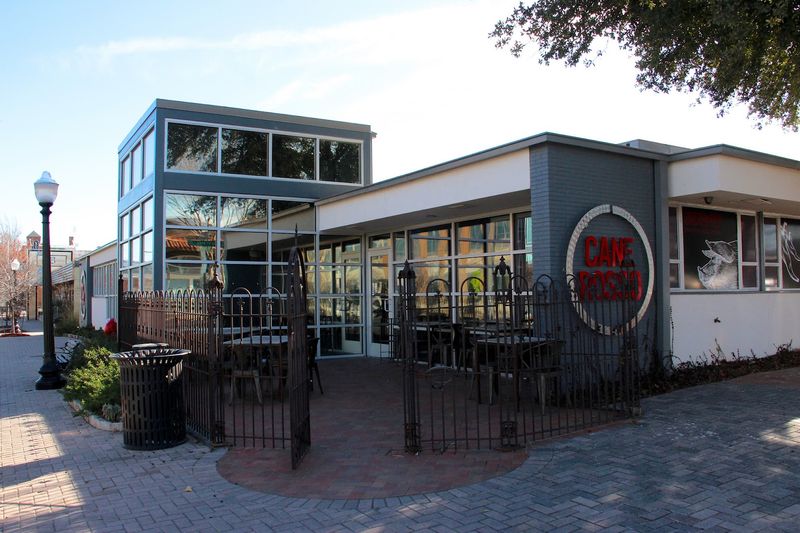 The Magnolia Avenue Location and What It Brings to the Neighborhood