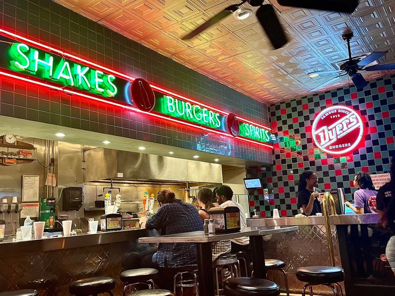 The Sizzle Starts Before The First Bite