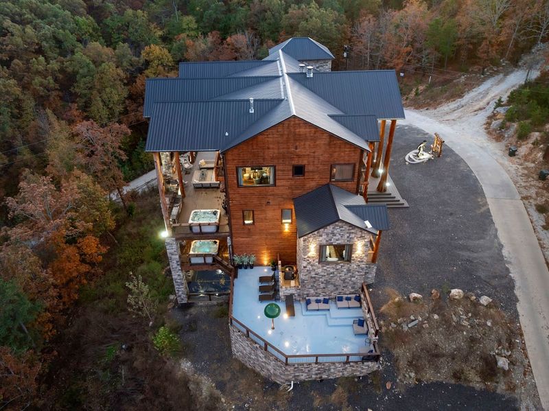 The Setting: Broken Bow and the Ouachita National Forest