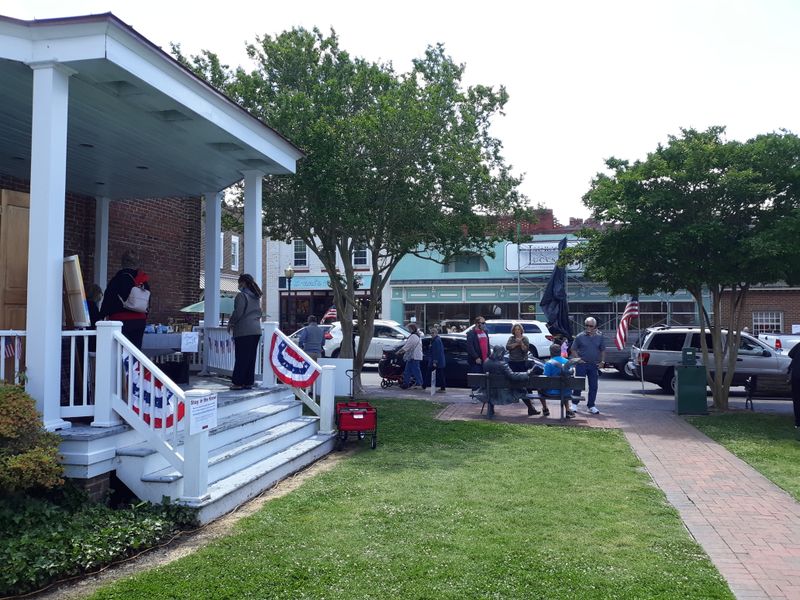 Bacon, Bourbon, and Beach Music Fest: The Party Smithfield Was Born to Host