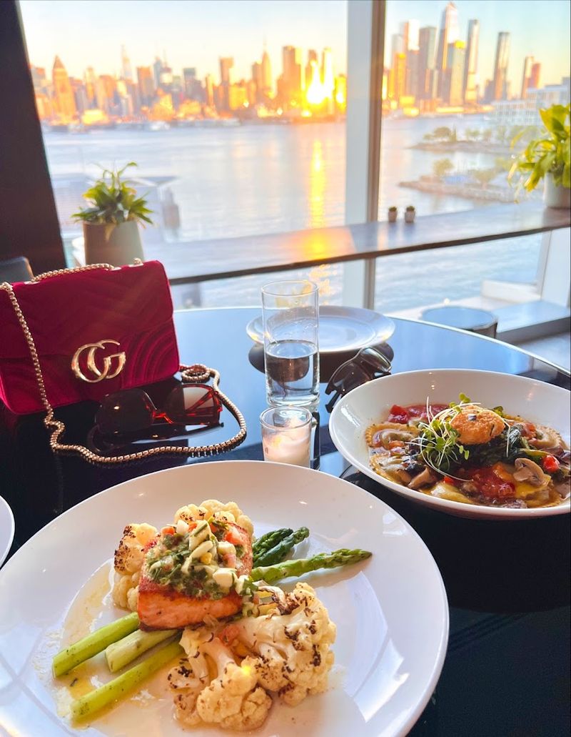 Sunset Hours That Turn Dinner Into a Memory