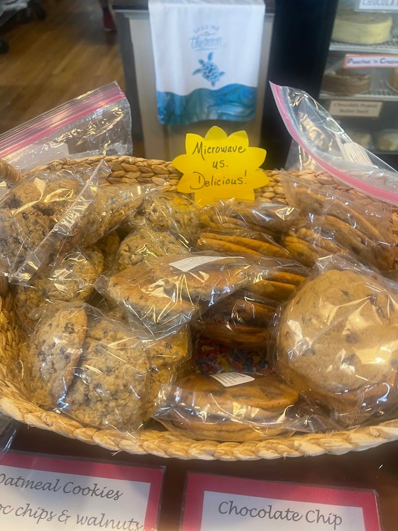 Cookies, Macaroons, and the Small Bites Worth Grabbing